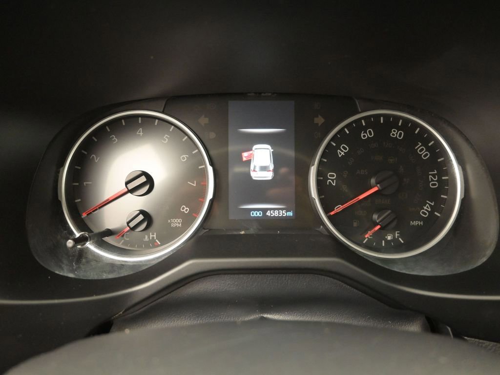 Used 2021 Toyota RAV4 XLE w/ Convenience Package image 11