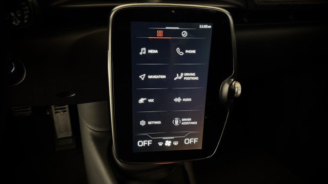 Used 2025 McLaren Artura RWD image 6