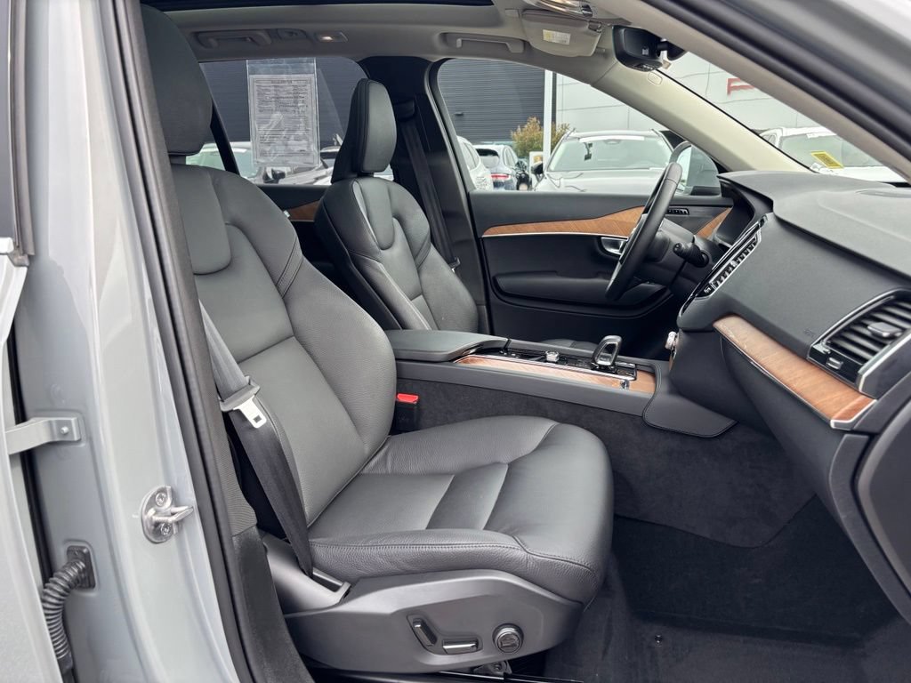Used 2024 Volvo XC90 B6 Plus AWD/4WD image 20