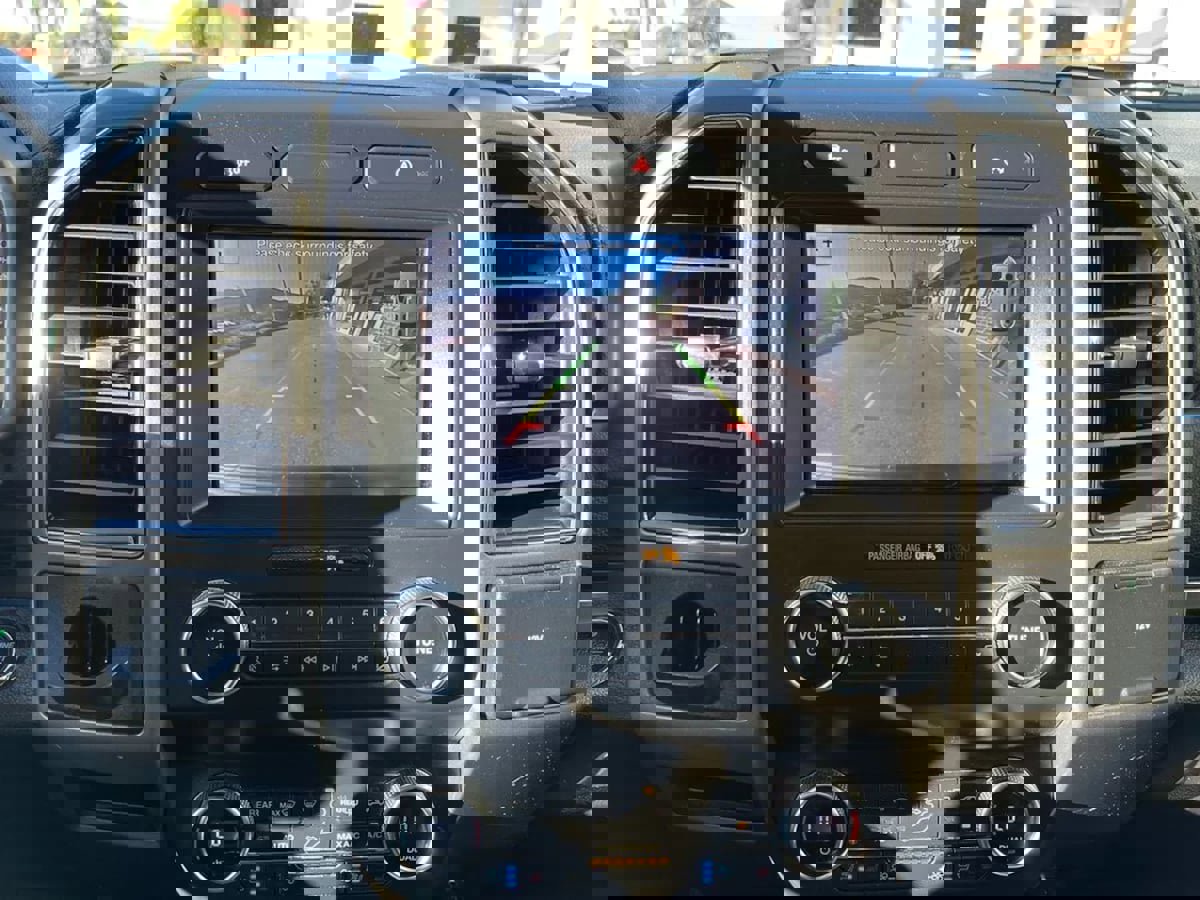 Used 2019 Ford Expedition Max XLT w/ Equipment Group 202A image 9