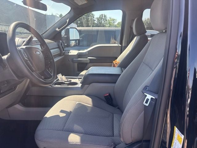 Used 2022 Ford F350 XLT w/ Black Appearance Package AWD/4WD image 19