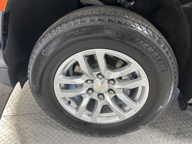 Used 2023 Chevrolet Suburban LT image 7