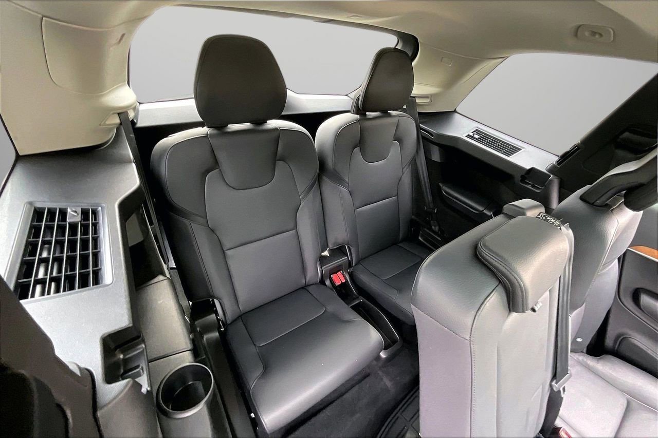 Used 2024 Volvo XC90 B5 Plus image 27