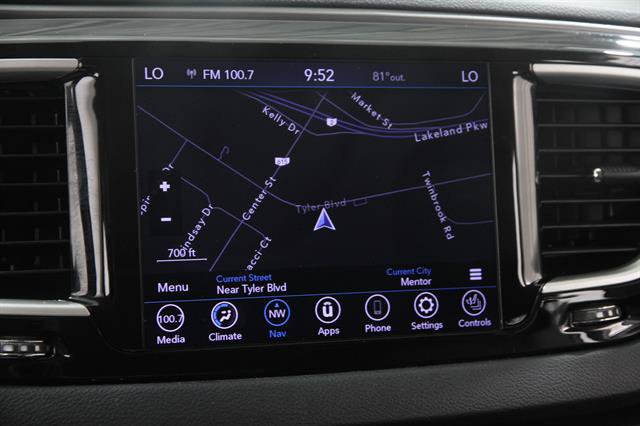 Used 2020 Chrysler Pacifica Touring-L Plus FWD image 11