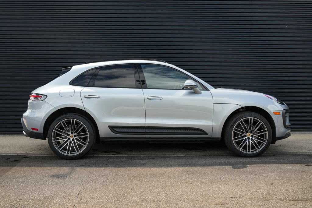 Certified 2026 Porsche Macan AWD/4WD image 36