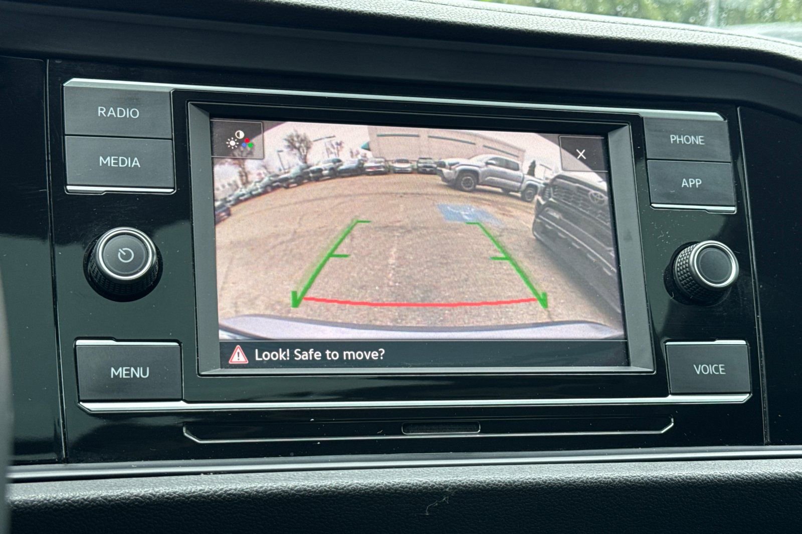 Used 2020 Volkswagen Jetta SE image 20