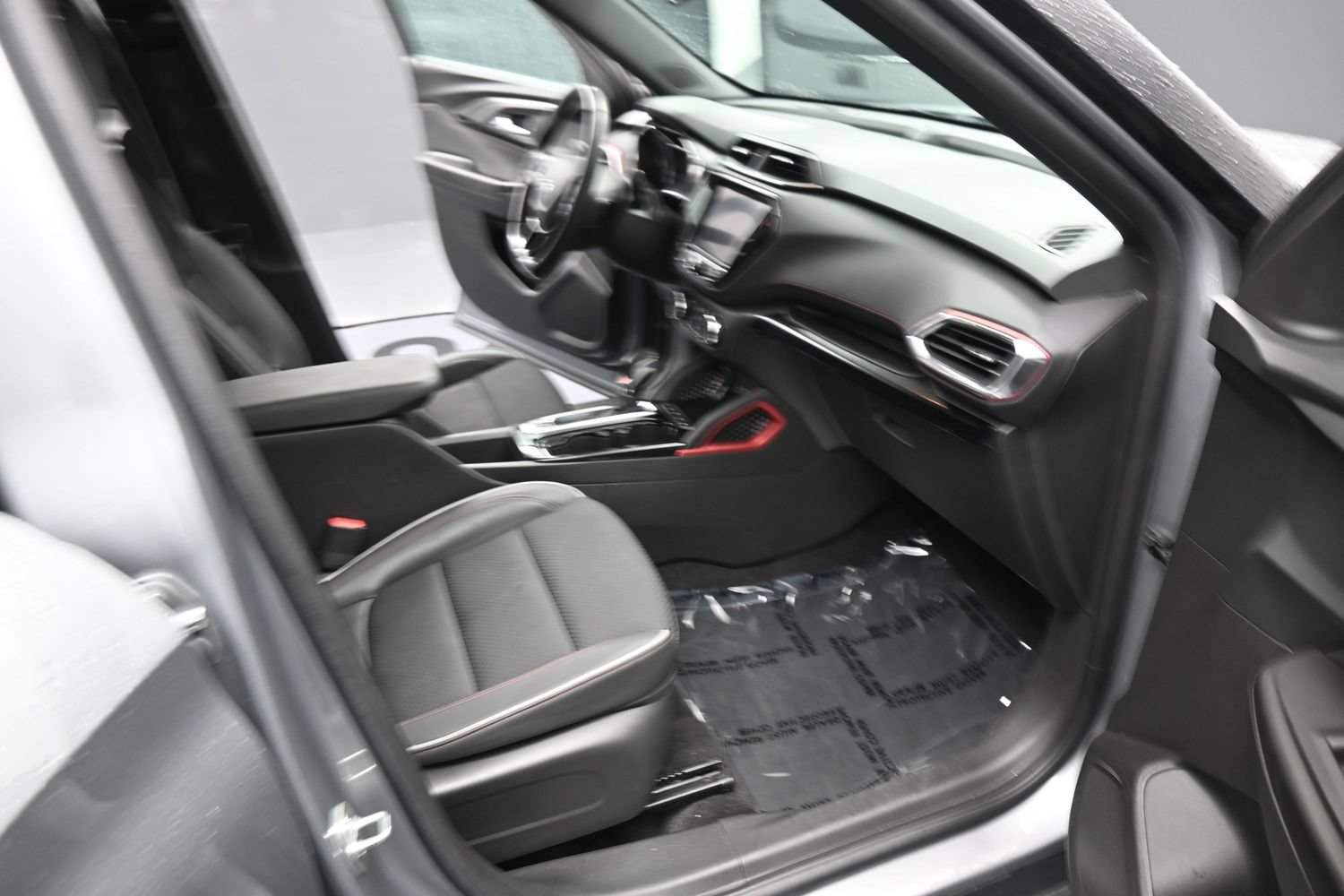 Used 2023 Chevrolet TrailBlazer RS w/ Convenience Package FWD image 20