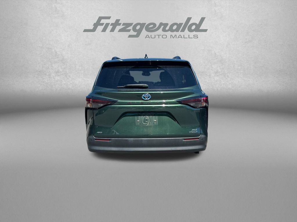 Used 2023 Toyota Sienna XLE AWD/4WD image 7
