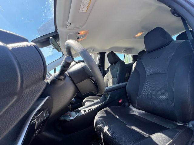 Used 2020 Toyota Prius LE AWD/4WD image 14