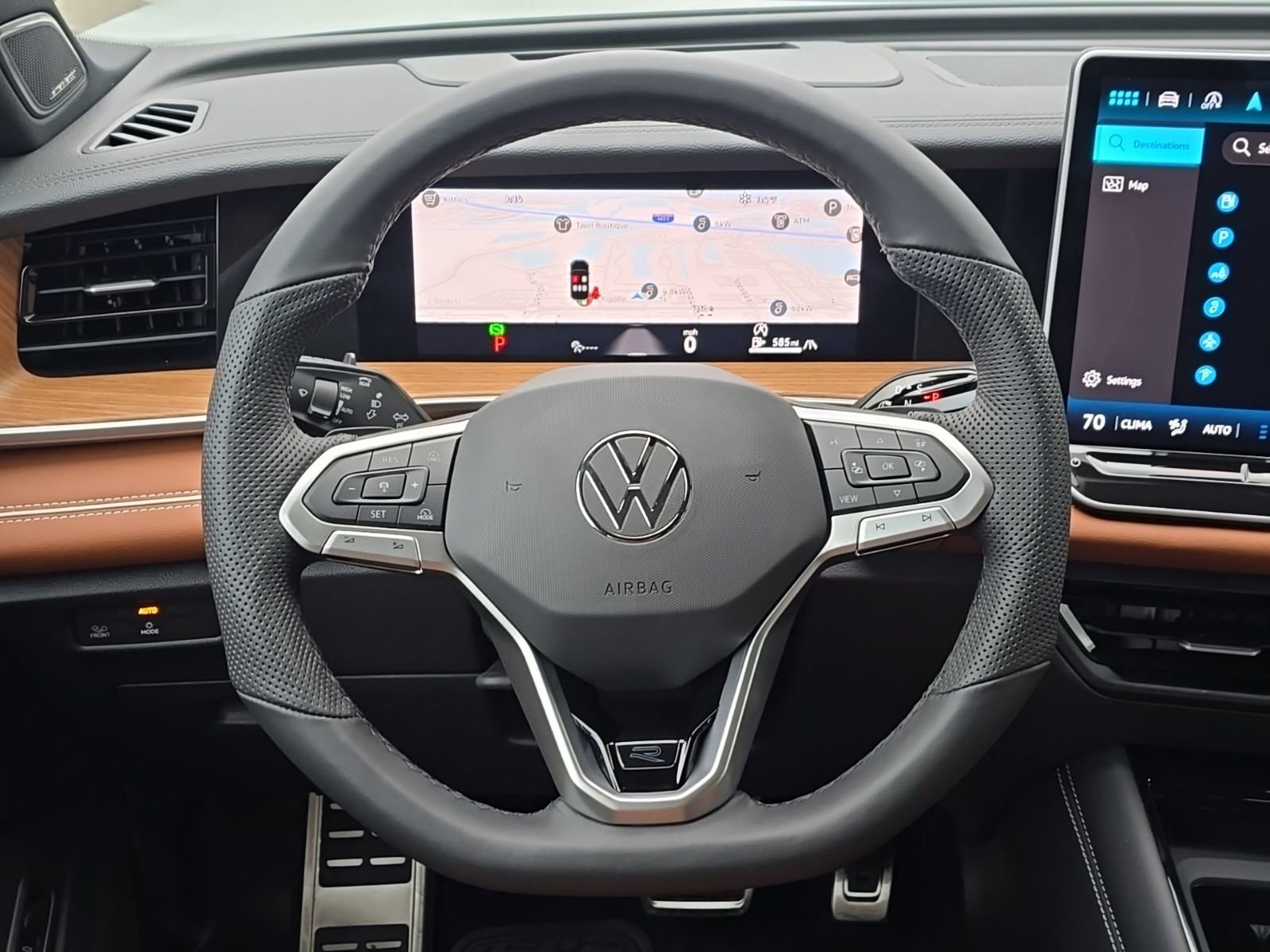 Certified 2026 Volkswagen Tiguan SEL R-Line AWD/4WD image 22