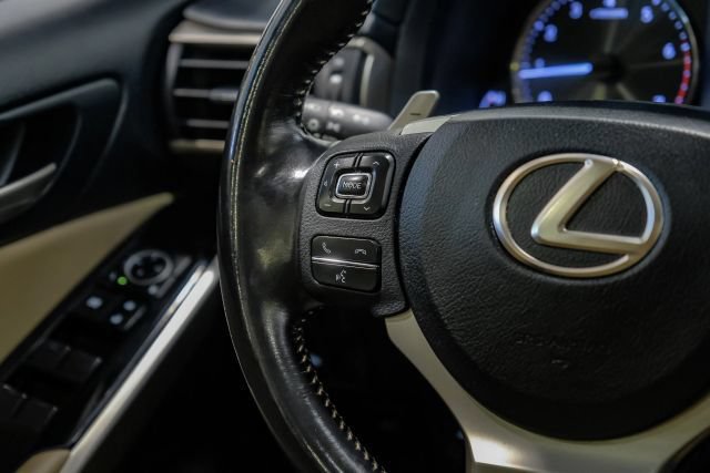 Used 2017 Lexus IS 200t w/ Premium Package RWD image 21