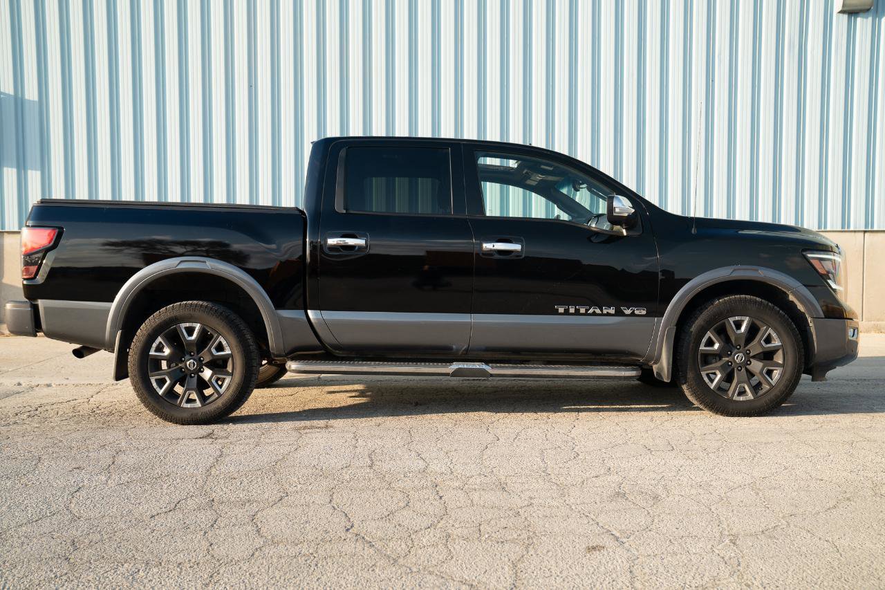 Used 2020 Nissan Titan Platinum Reserve w/ Moonroof Package image 10