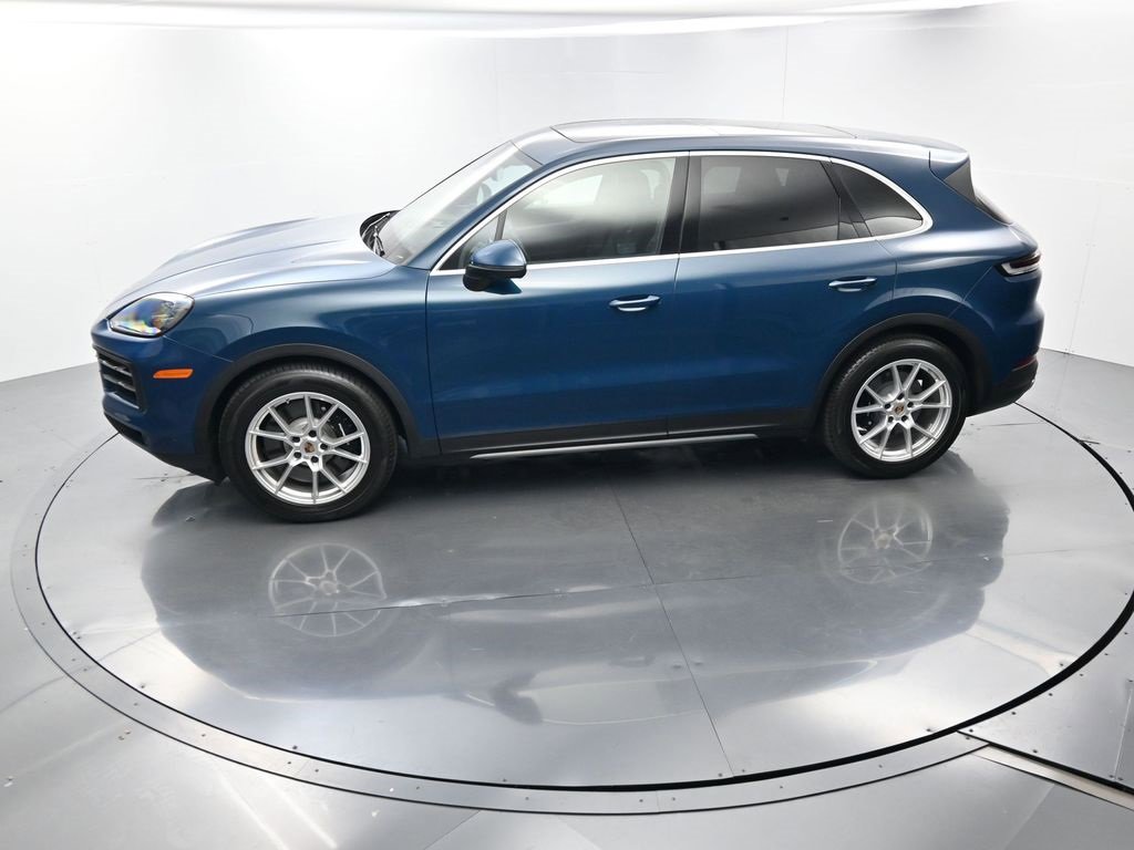 Used 2025 Porsche Cayenne S image 36