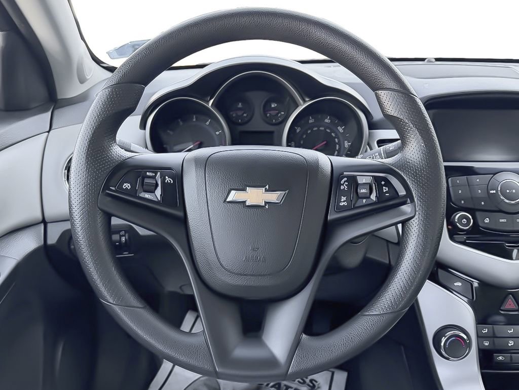 Used 2015 Chevrolet Cruze LT image 18