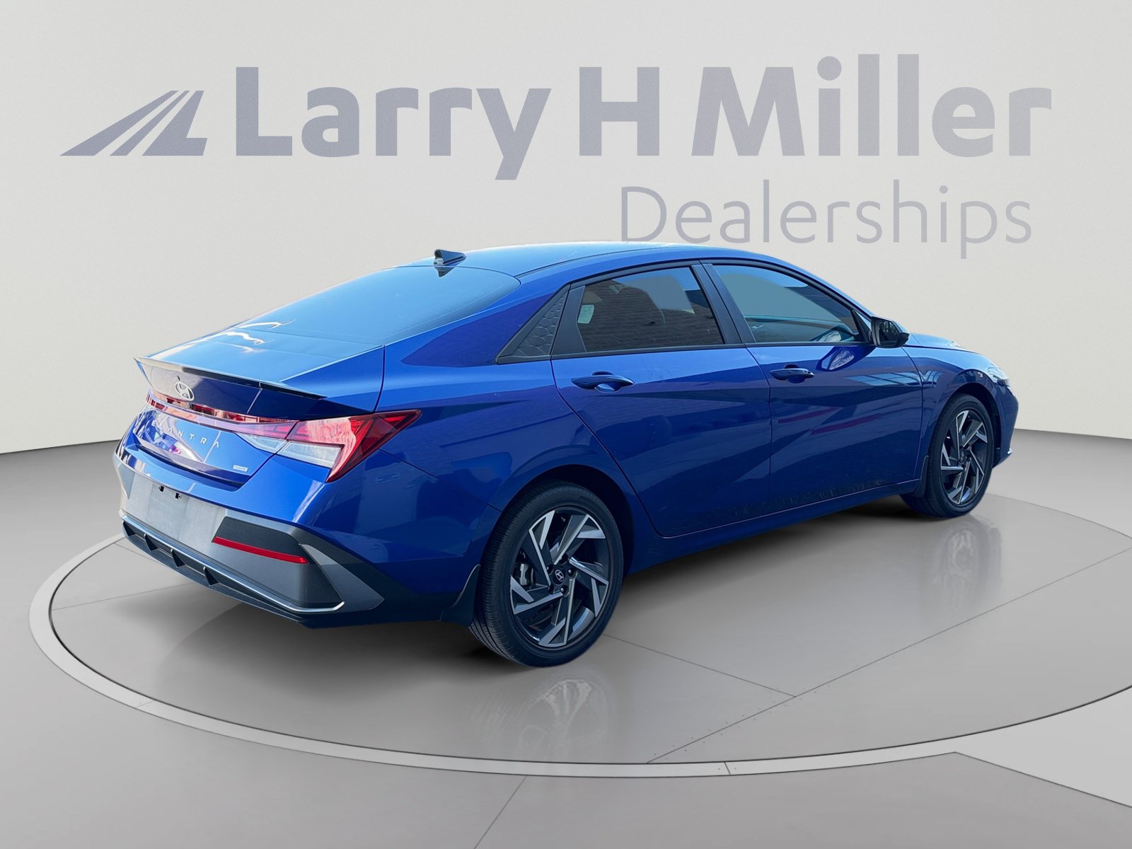 Certified 2025 Hyundai Elantra SEL FWD image 5