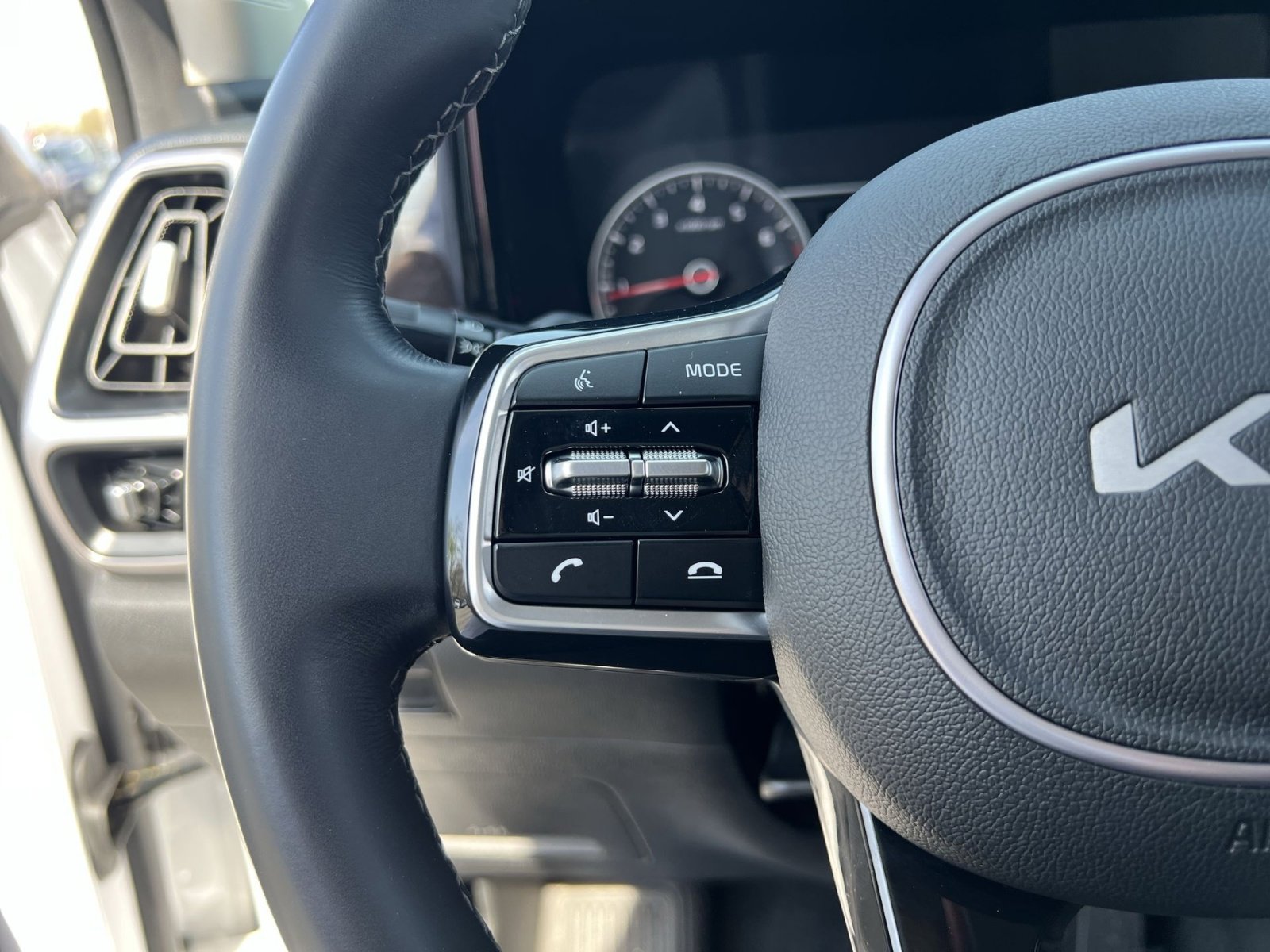 Used 2023 Kia Sorento X-Line EX image 33