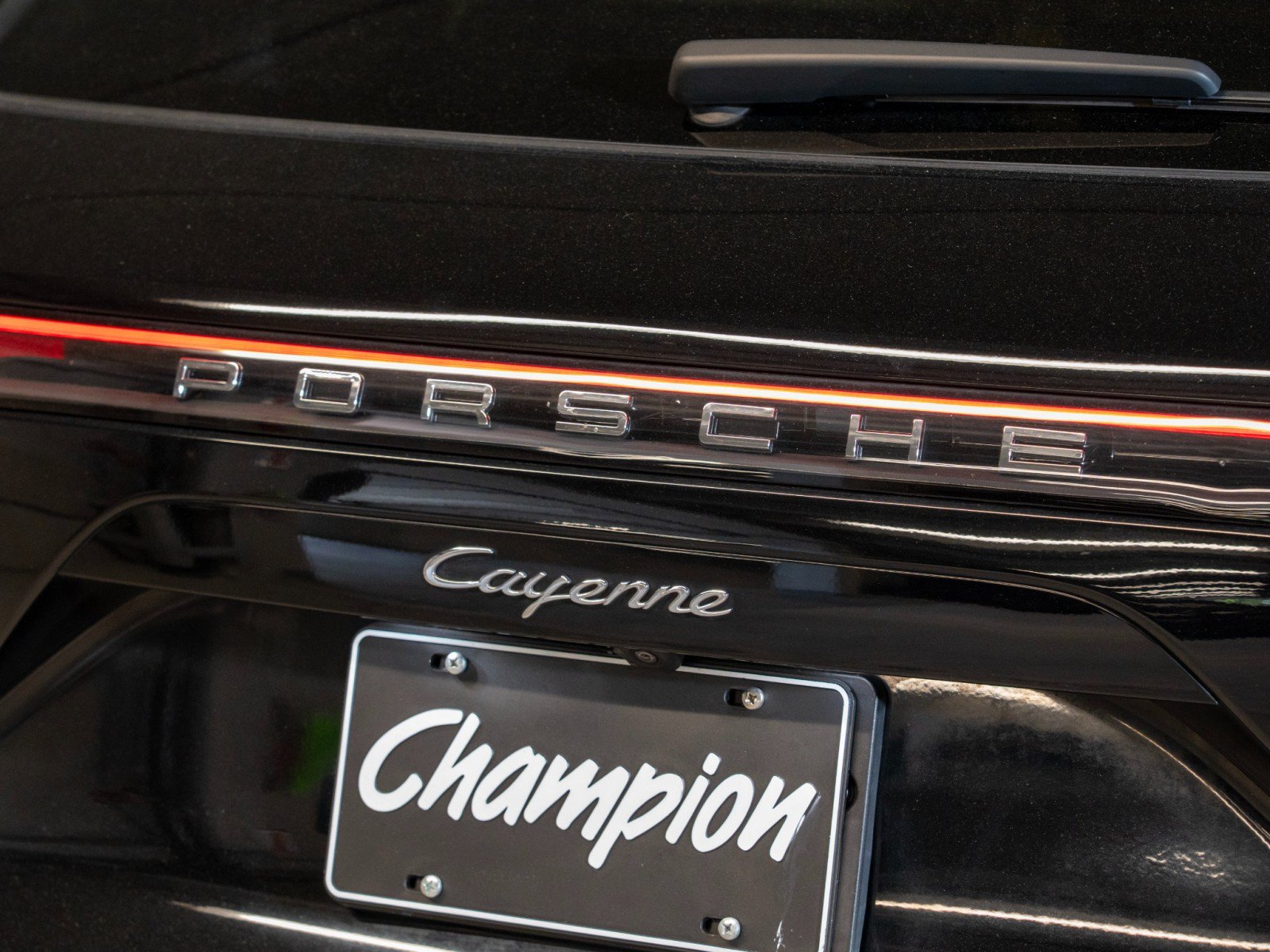 Certified 2022 Porsche Cayenne AWD/4WD image 12