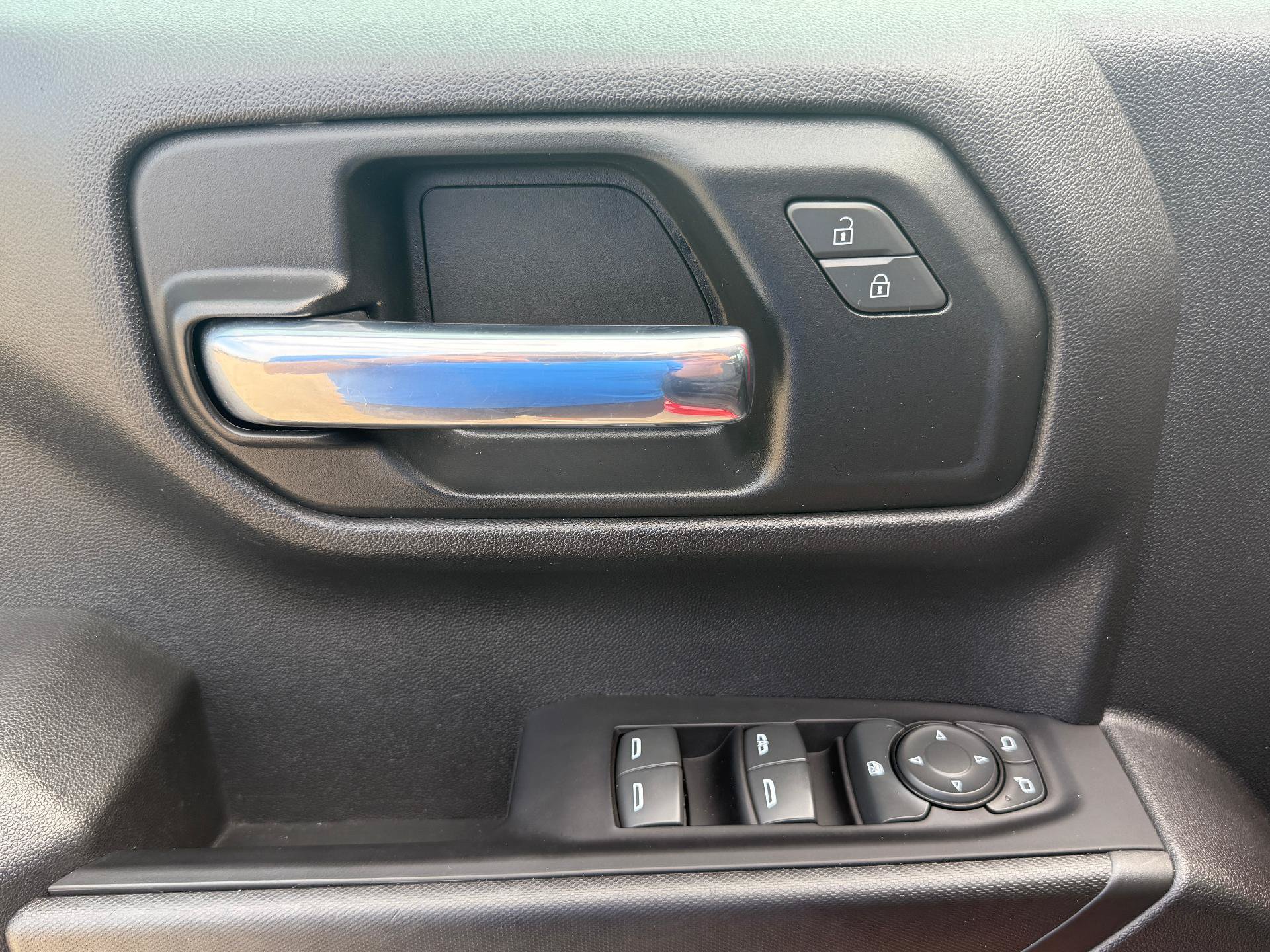 Used 2023 Chevrolet Silverado 1500 Custom RWD image 18