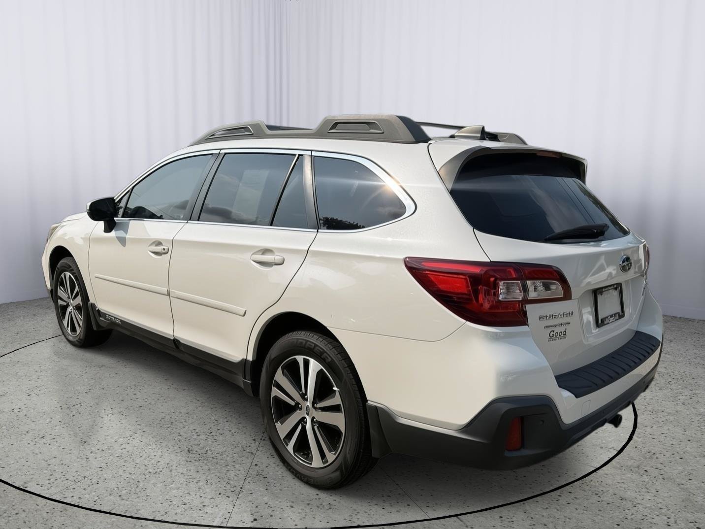 Used 2019 Subaru Outback 2.5i Limited w/ Popular Package #2 AWD/4WD image 4