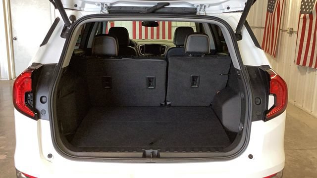 Used 2023 GMC Terrain AT4 w/ Tech Package AWD/4WD image 8
