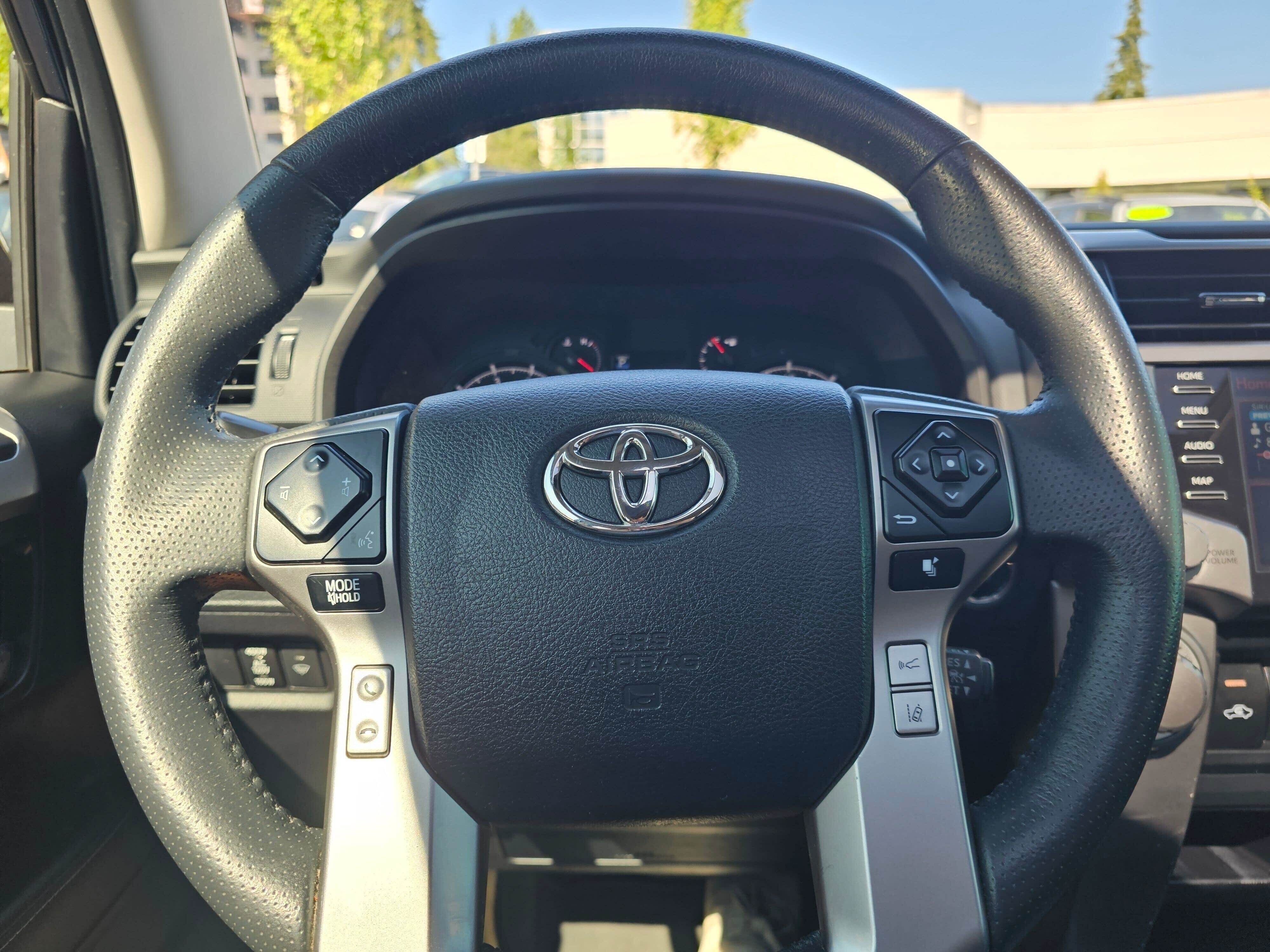 Used 2022 Toyota 4Runner SR5 Premium w/ Moonroof Package AWD/4WD image 27