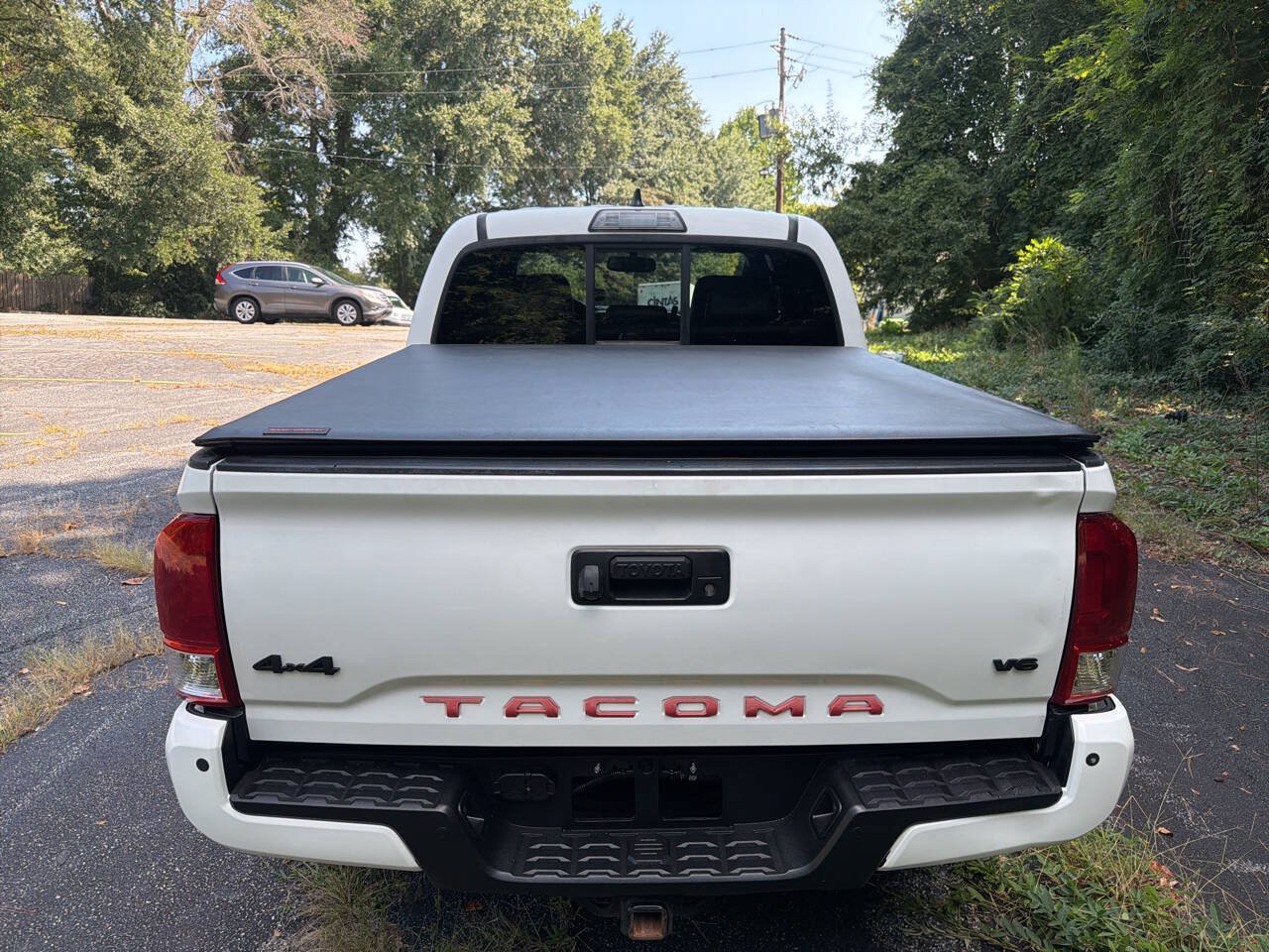 Used 2016 Toyota Tacoma Limited w/ Towing Package AWD/4WD image 6
