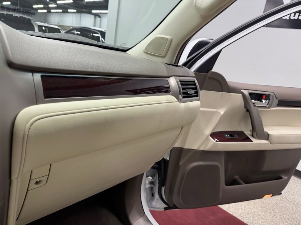 Used 2015 Lexus GX 460 w/ Premium Package image 43