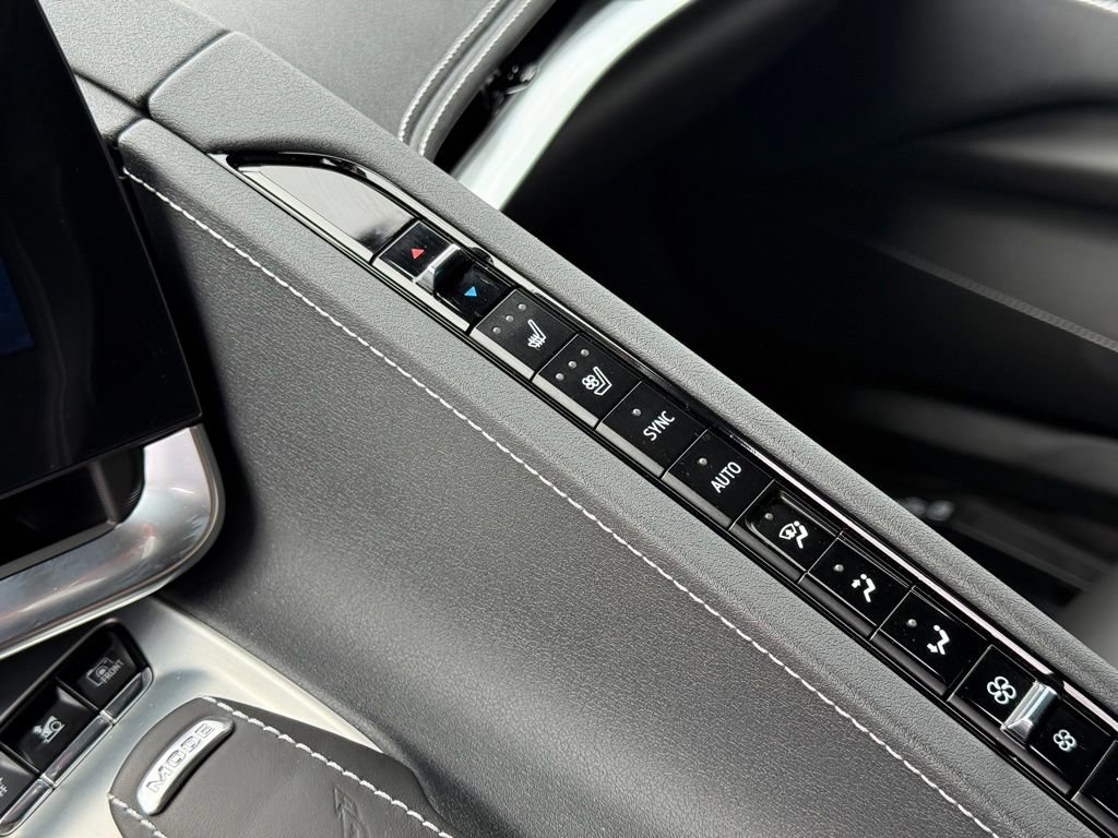 Used 2024 Chevrolet Corvette Stingray Preferred Cpe w/ Z51 Performance Package image 16