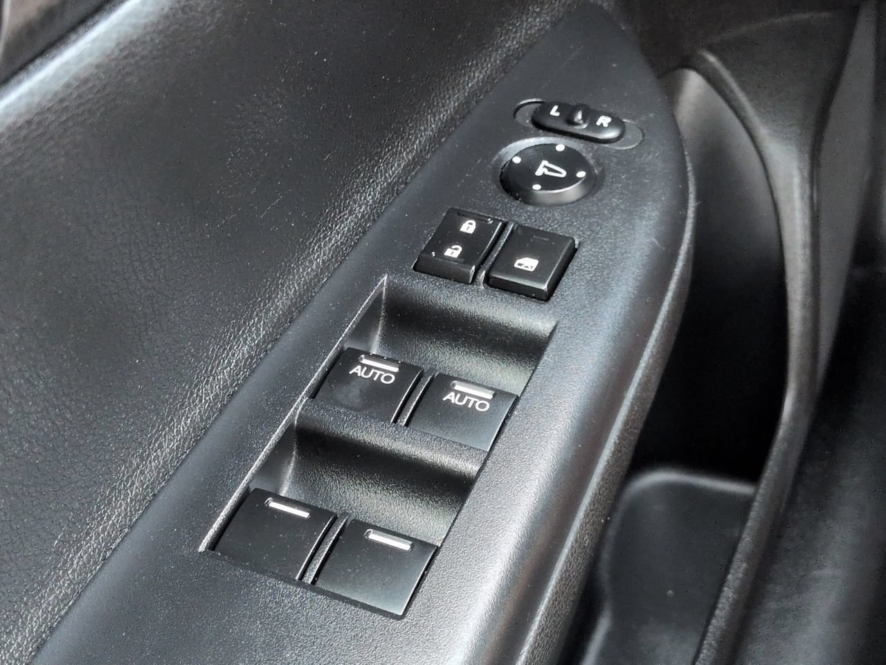 Used 2013 Honda Accord EX-L image 24