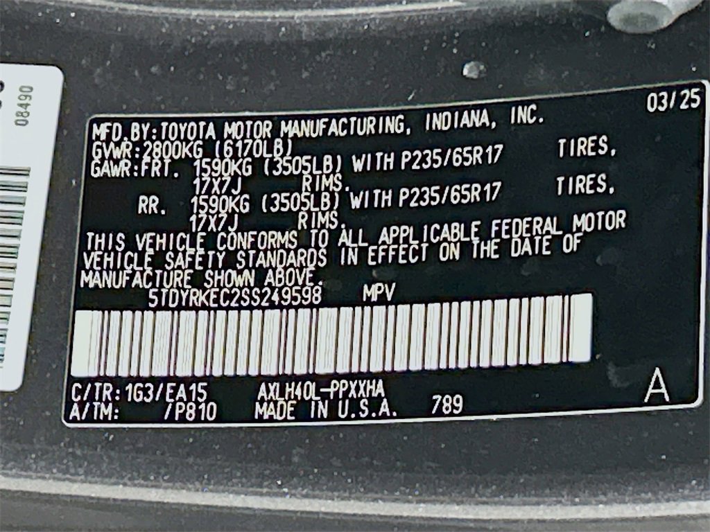 Used 2025 Toyota Sienna XLE image 31