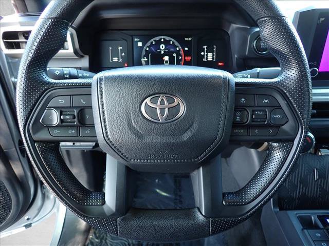 Certified 2025 Toyota Tacoma SR5 AWD/4WD image 12
