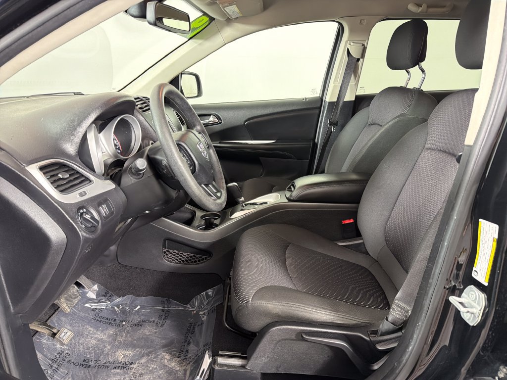 Used 2019 Dodge Journey SE FWD image 16