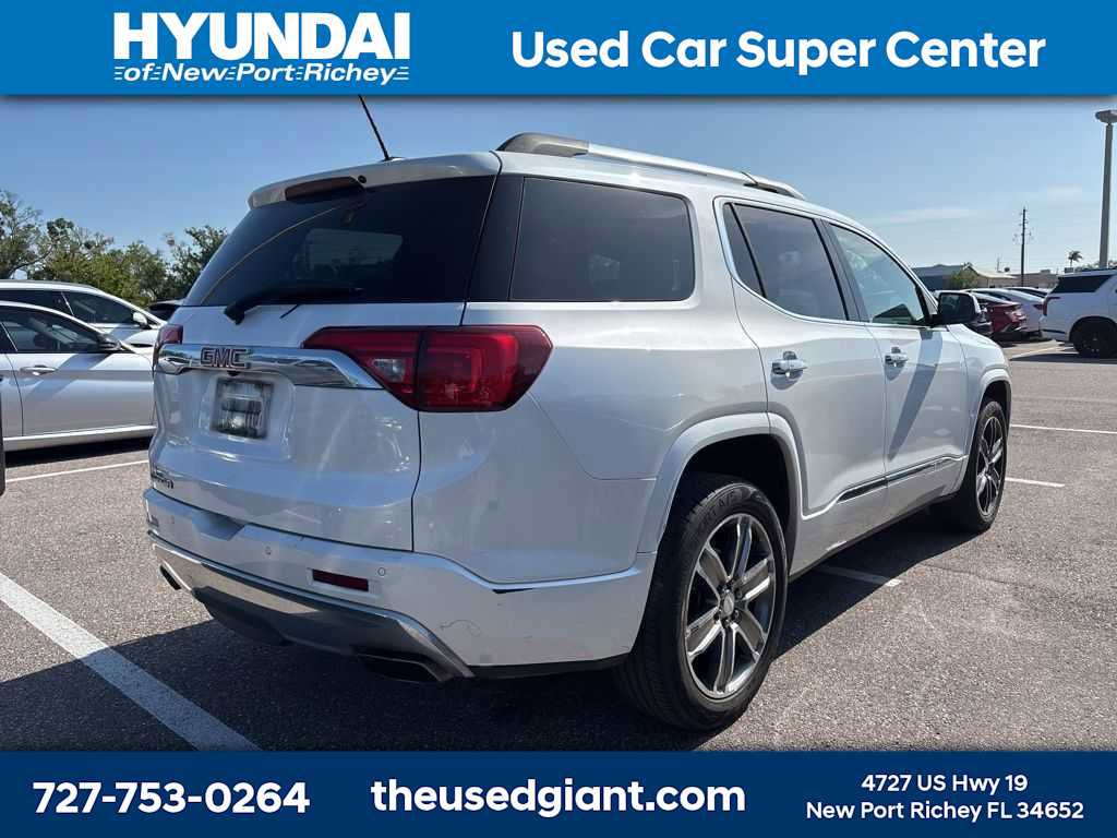 Used 2017 GMC Acadia Denali image 3