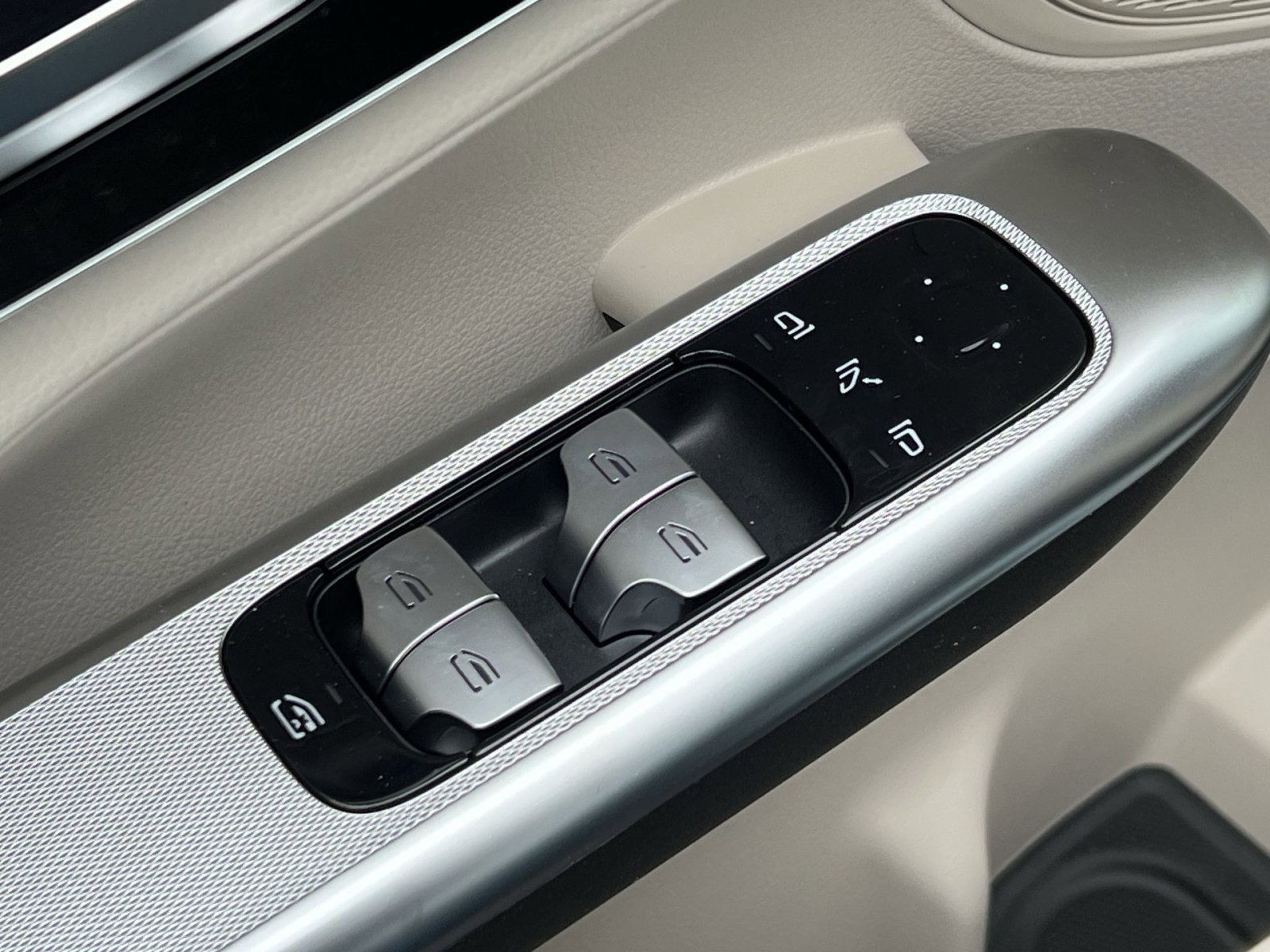 New 2026 Mercedes-Benz GLC 300 4MATIC image 13