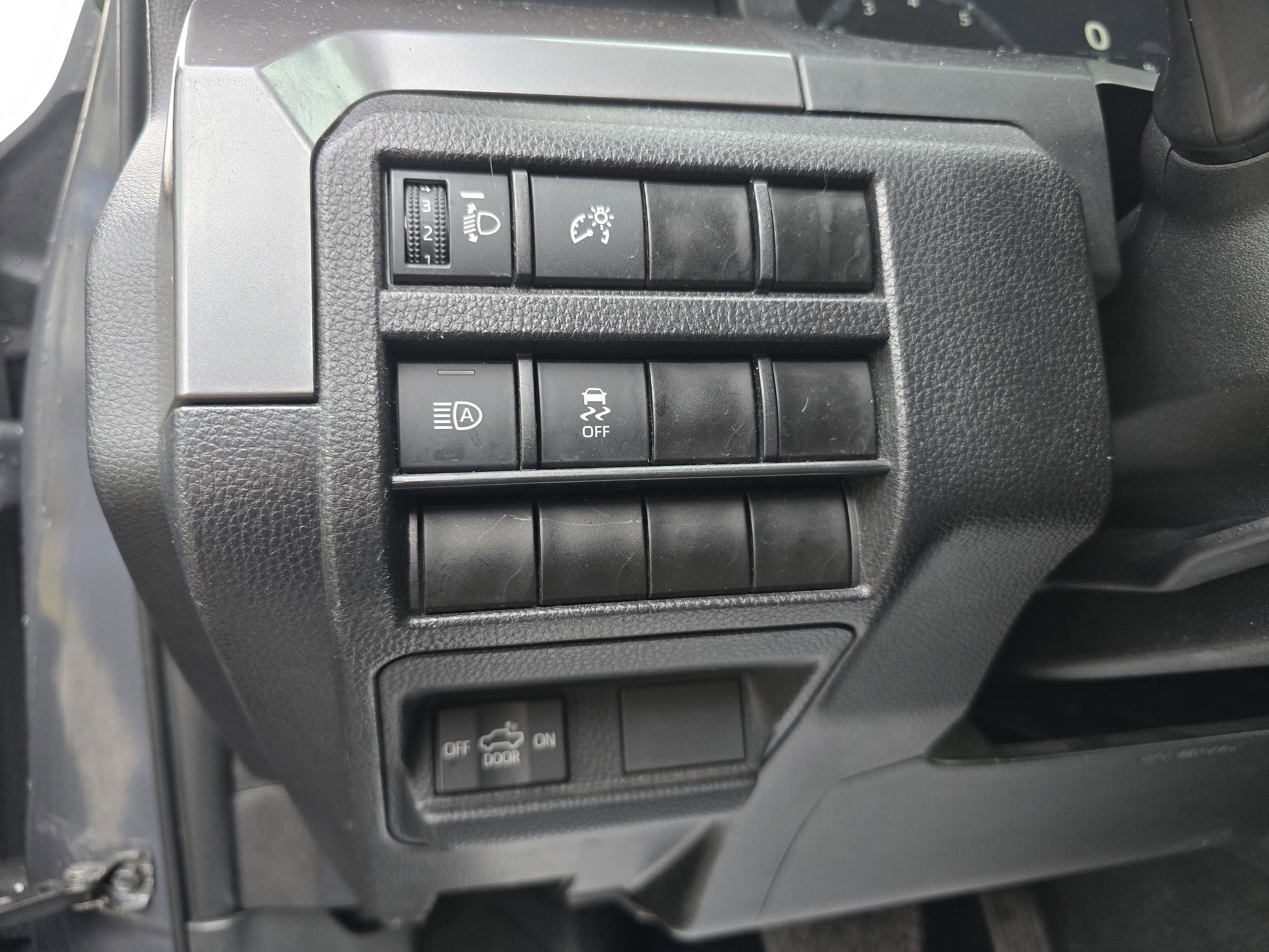 Used 2025 Toyota Tacoma TRD Off-Road image 16