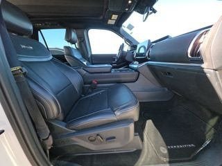 Used 2025 Ford Expedition Max Platinum w/ Stealth Appearance Package AWD/4WD image 19