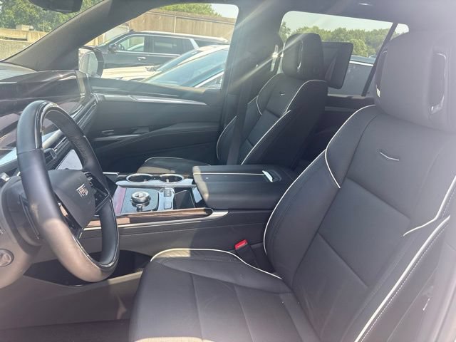 Used 2025 Cadillac Escalade ESV Premium Luxury w/ Touring Package AWD/4WD image 3