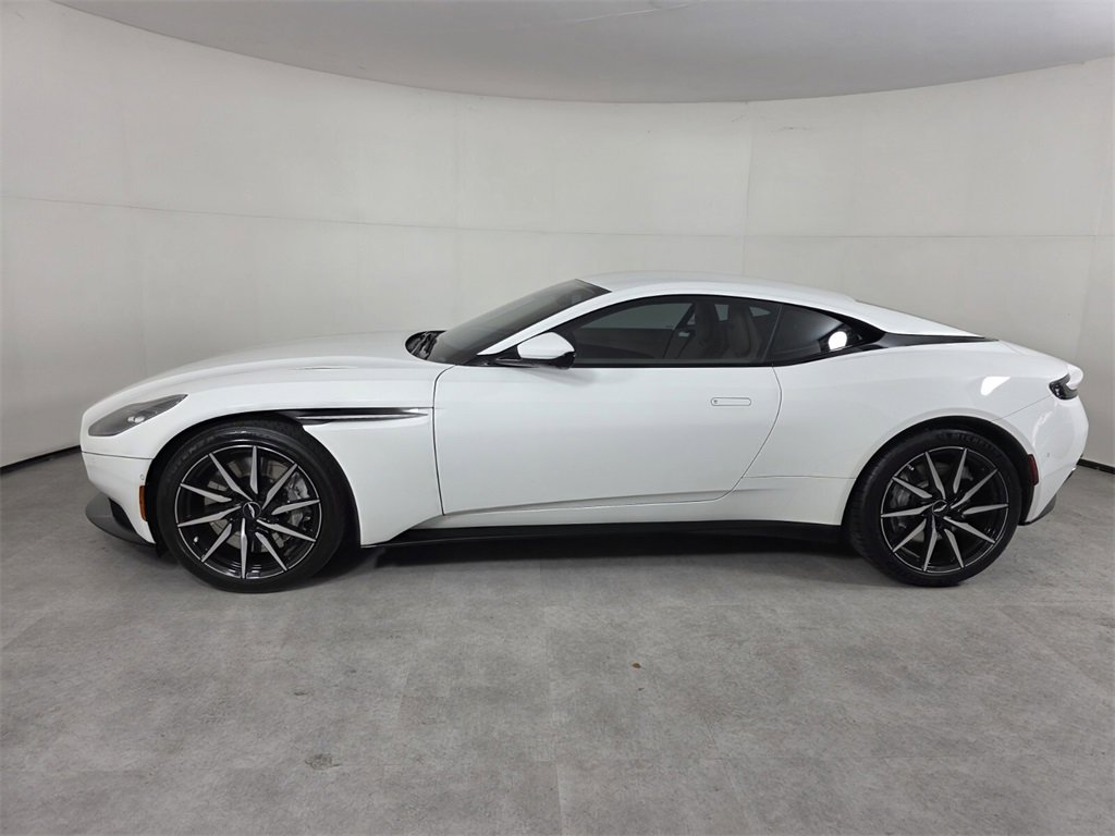 Used 2023 Aston Martin DB11 Coupe image 7