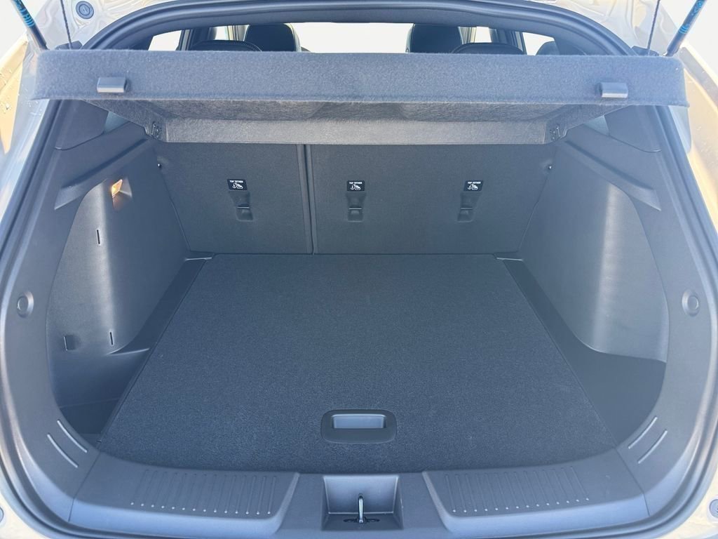 New 2026 Chevrolet Trax RS w/ Sunroof Package FWD image 17