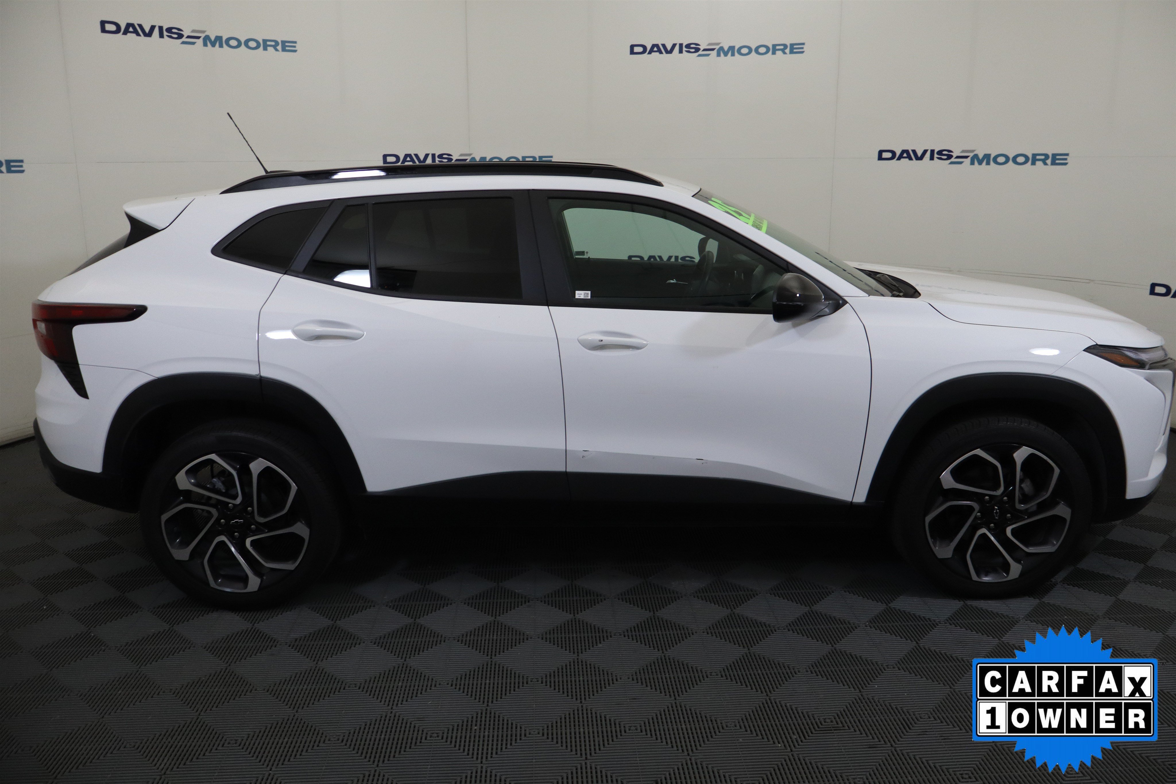 Used 2025 Chevrolet Trax RS w/ Driver Confidence Package FWD image 5