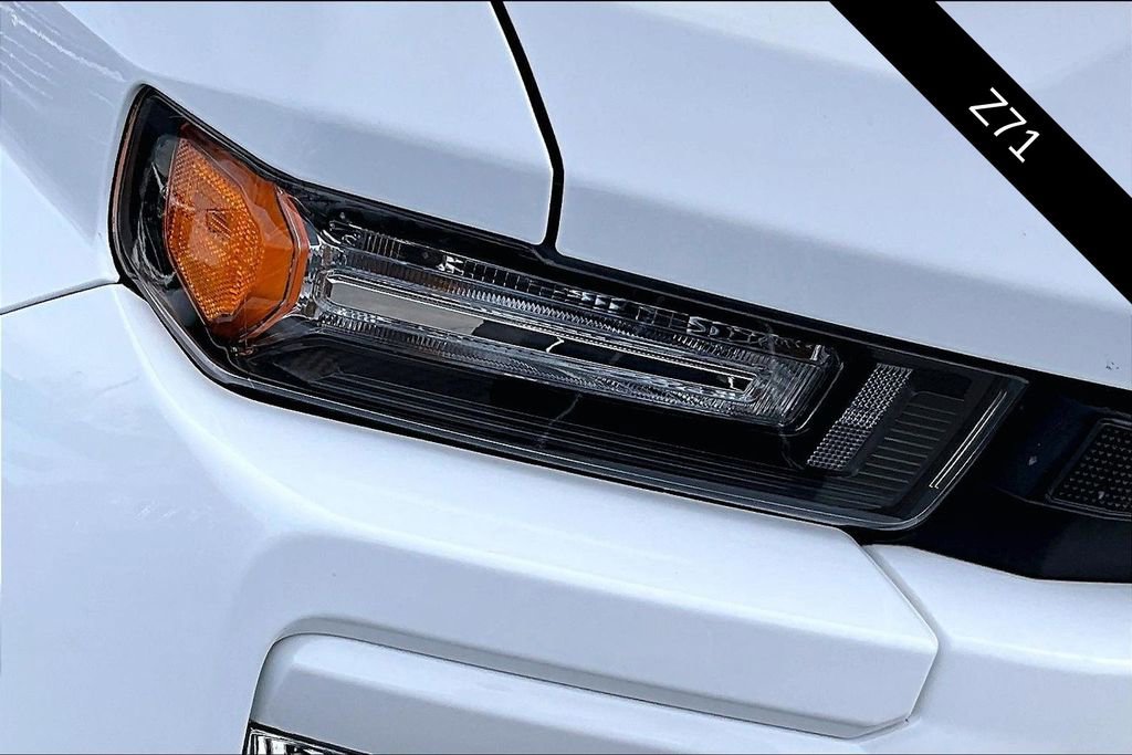 Used 2025 Chevrolet Silverado 2500 Custom w/ Custom Value Package image 30