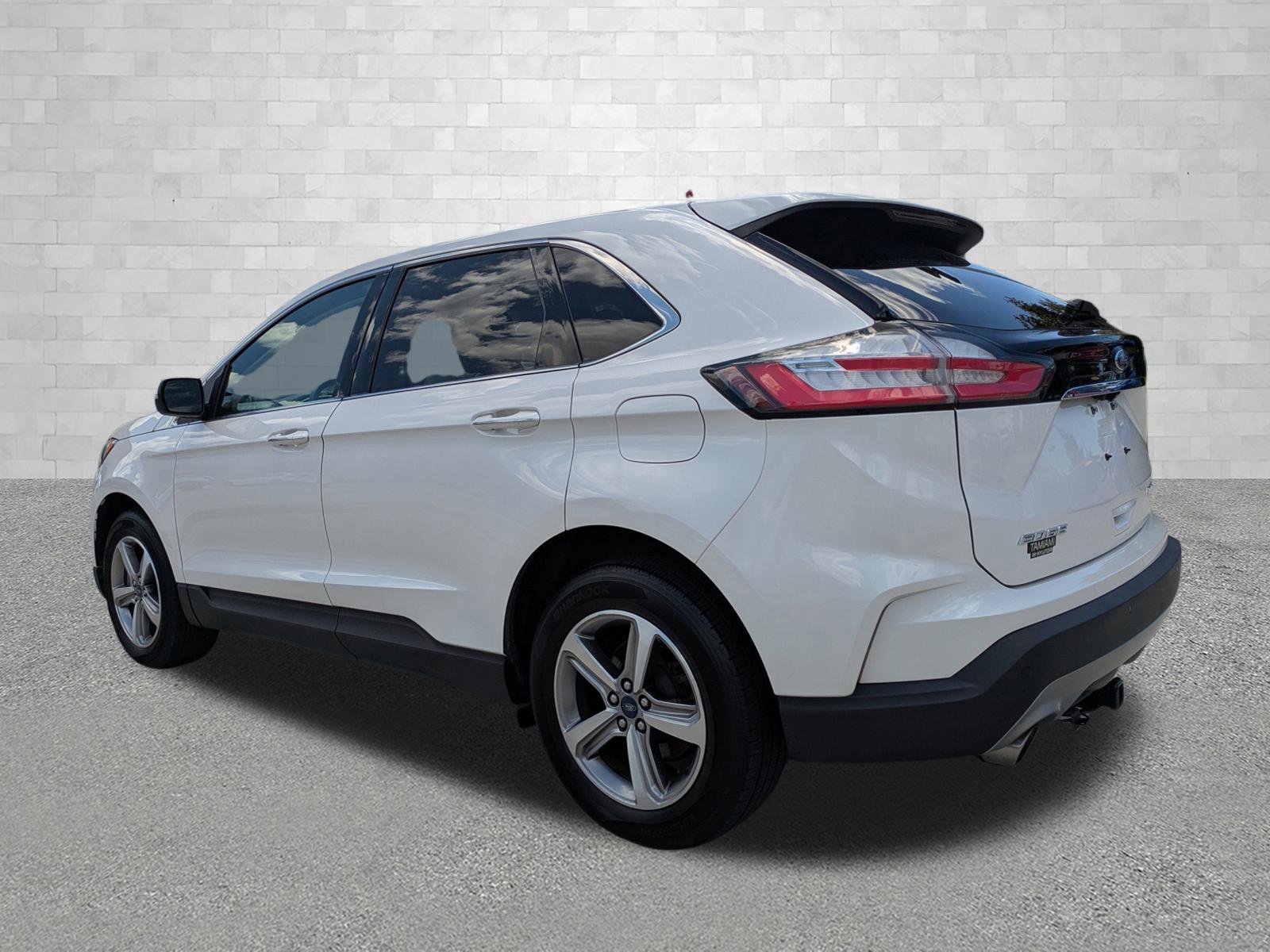 Used 2019 Ford Edge Titanium w/ Cold Weather Package AWD/4WD image 4