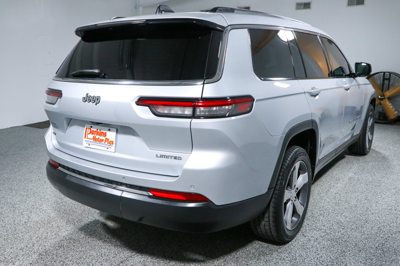 Used 2021 Jeep Grand Cherokee L Limited RWD image 7