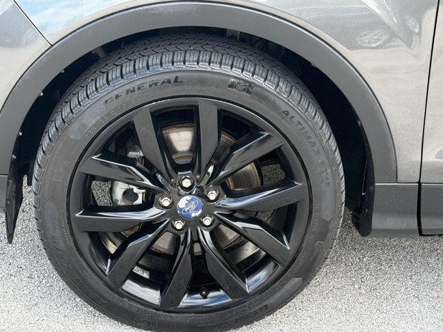 Certified 2017 Ford Escape Titanium AWD/4WD image 13