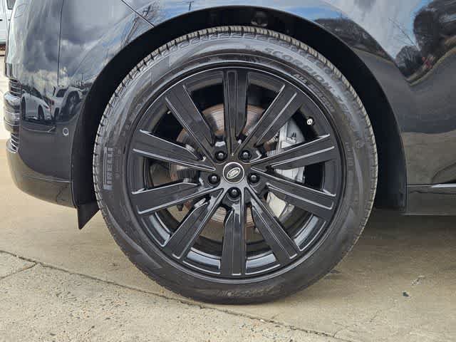 Used 2025 Land Rover Range Rover SE AWD/4WD image 12