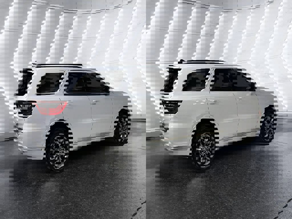 Used 2022 Dodge Durango SXT w/ Anodized Platinum Package image 4