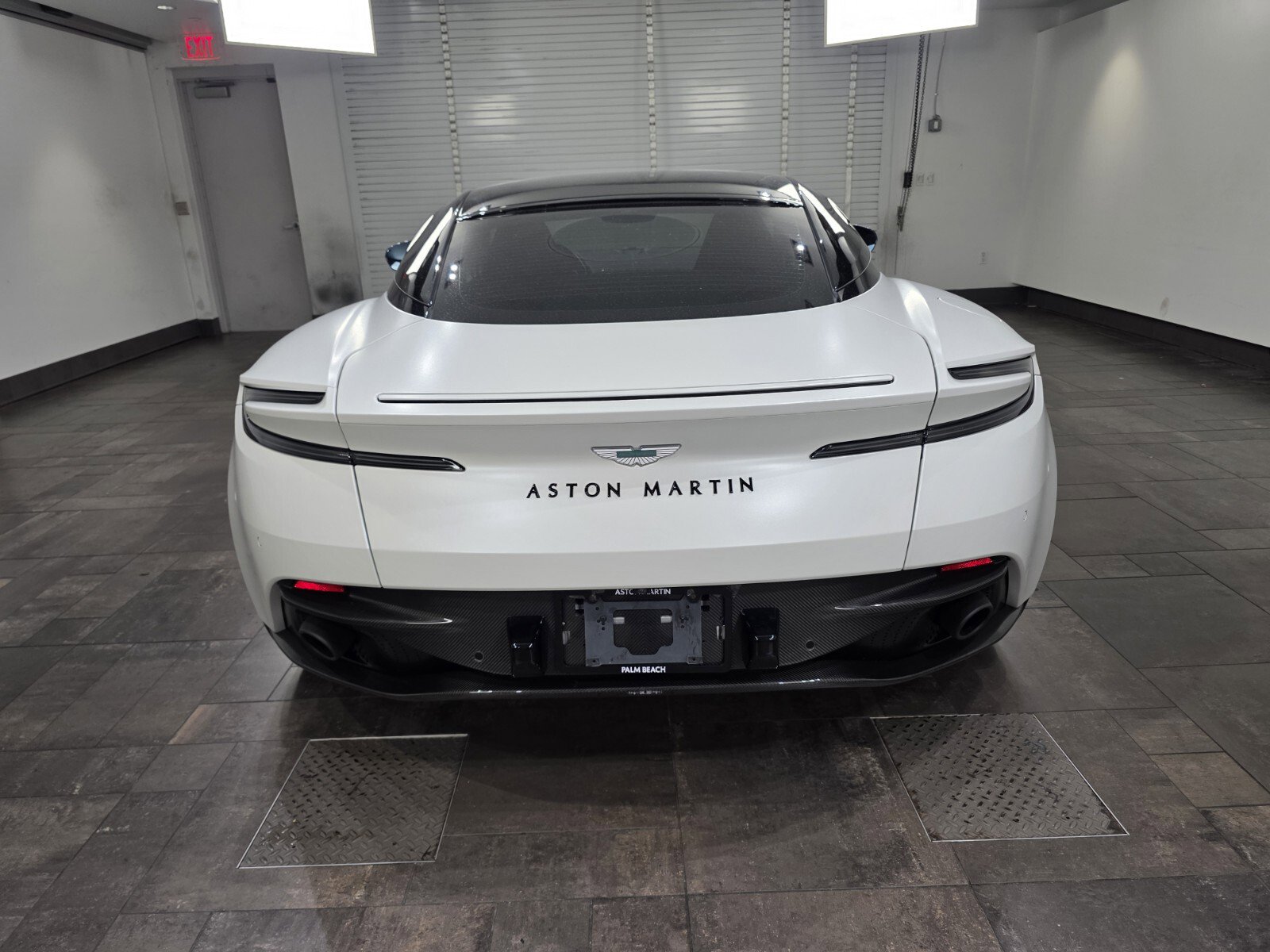 Used 2024 Aston Martin DB12 Coupe RWD image 24