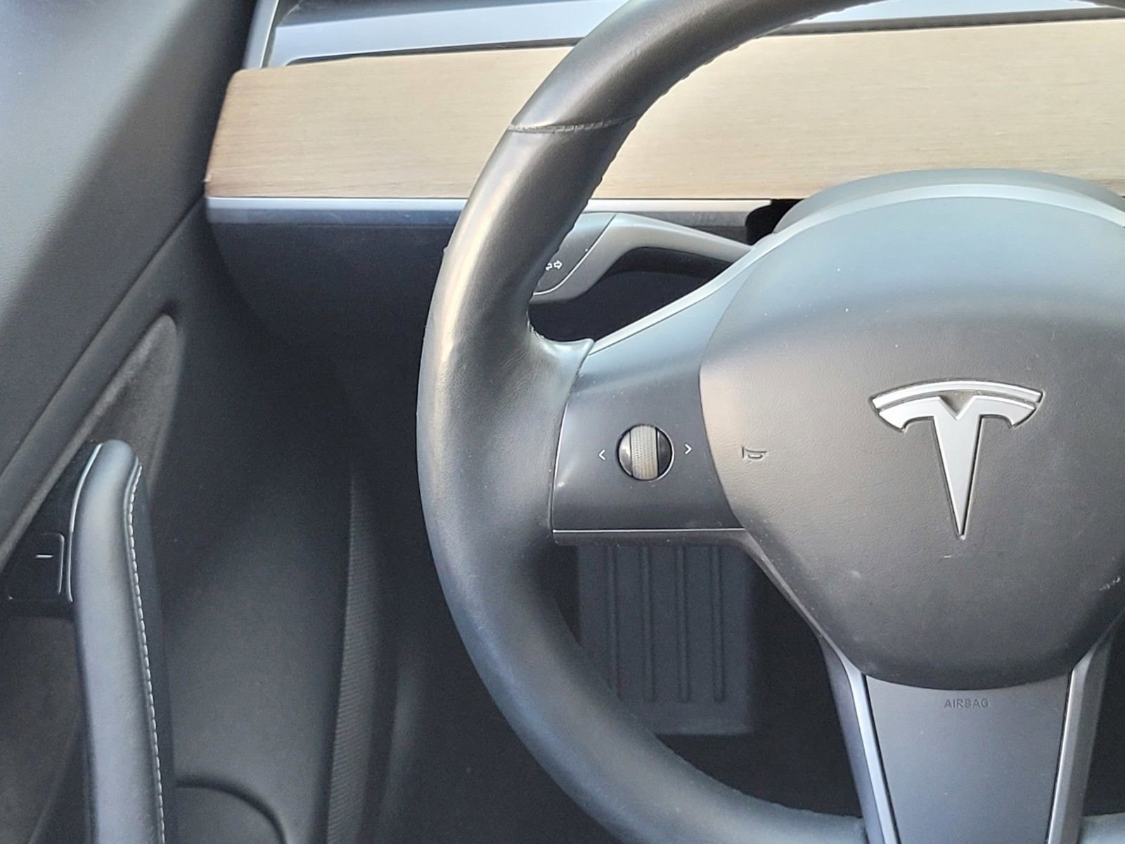 Used 2018 Tesla Model 3 Long Range RWD image 13