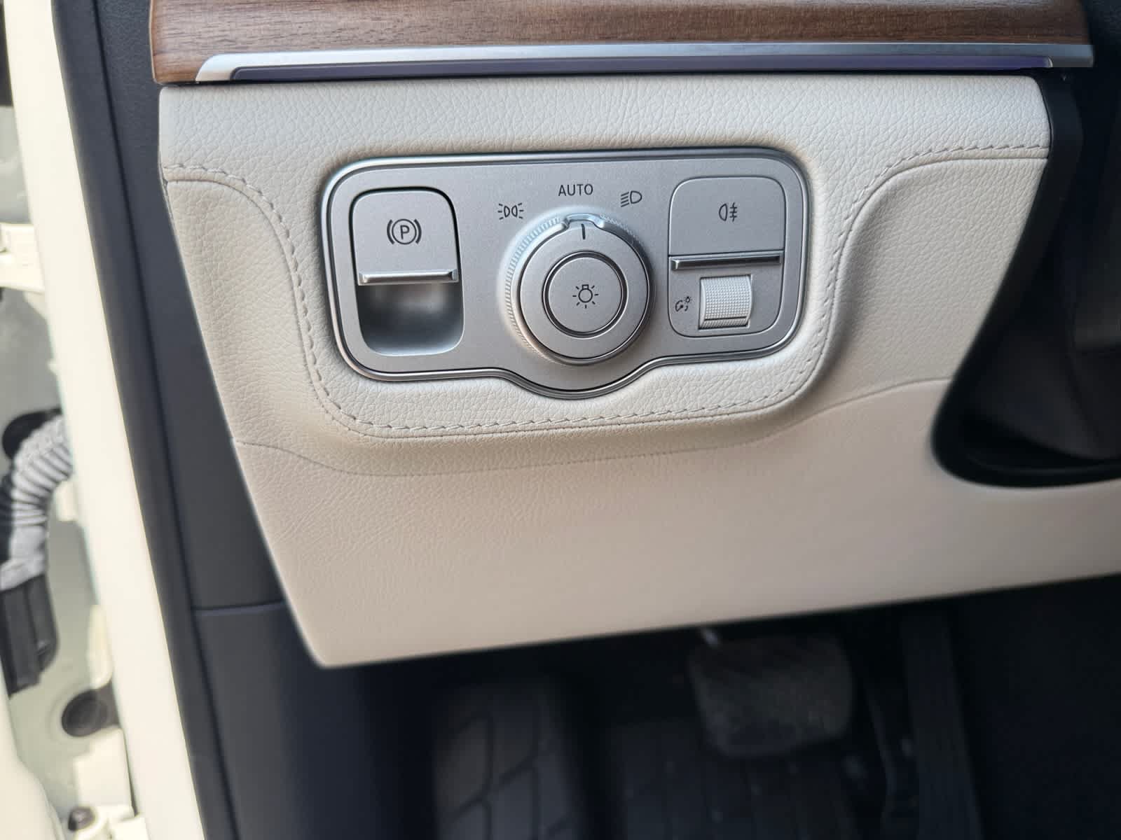 Certified 2024 Mercedes-Benz GLE 450e 4MATIC image 26