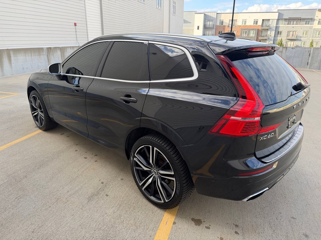 Used 2018 Volvo XC60 T5 R-Design w/ Convenience Package AWD/4WD image 5